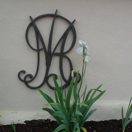 Apartament - Marie Barrault *