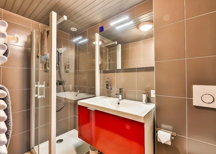 Apartament - Marie Barrault *