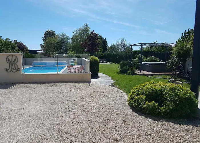 - Marie Barrault Les Herbiers