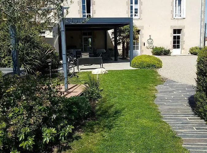 - Marie Barrault Apartament Les Herbiers